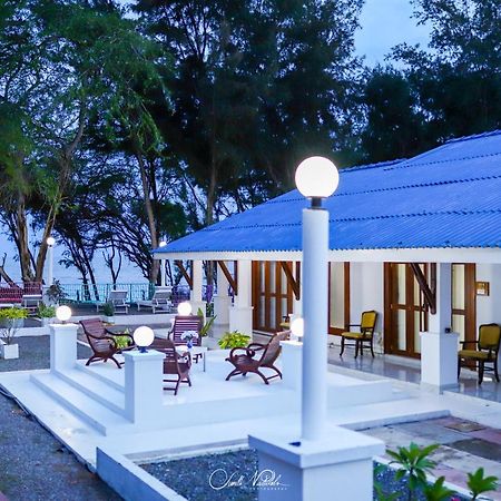 Ceylonta Beach Resort And Spa Hambantota Bagian luar foto