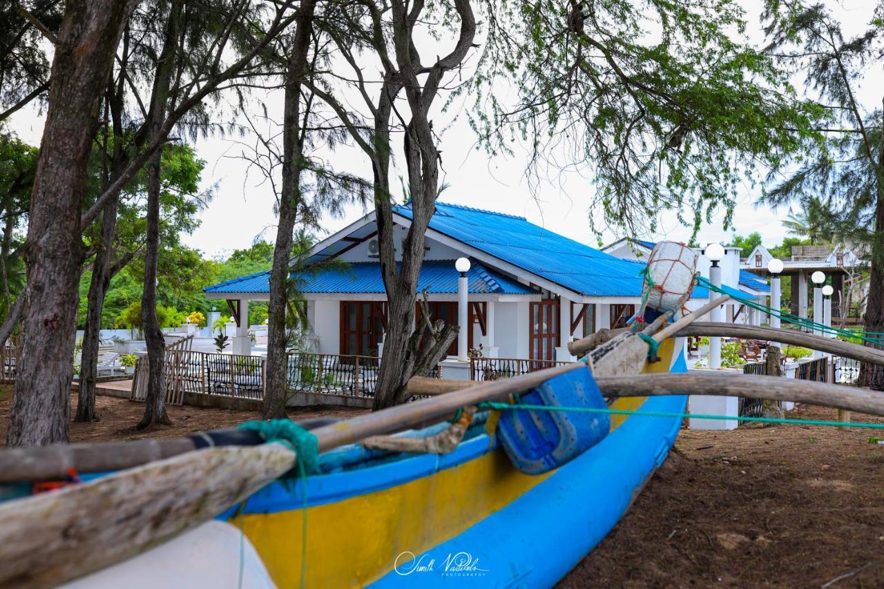 Ceylonta Beach Resort And Spa Hambantota Bagian luar foto