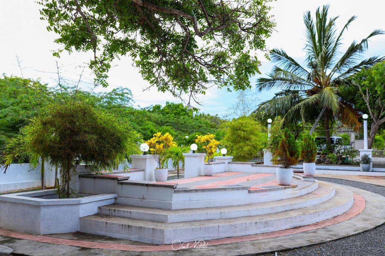 Ceylonta Beach Resort And Spa Hambantota Bagian luar foto