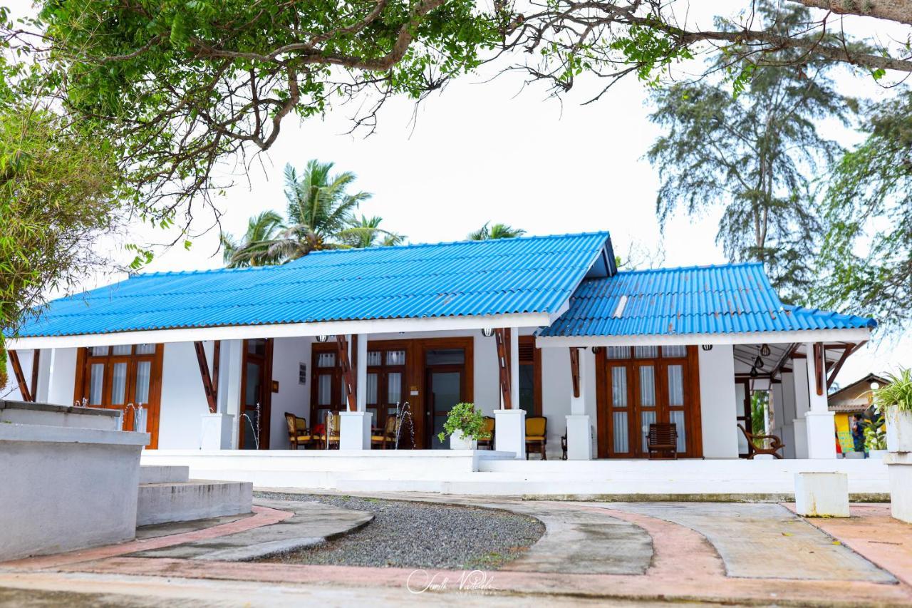 Ceylonta Beach Resort And Spa Hambantota Bagian luar foto