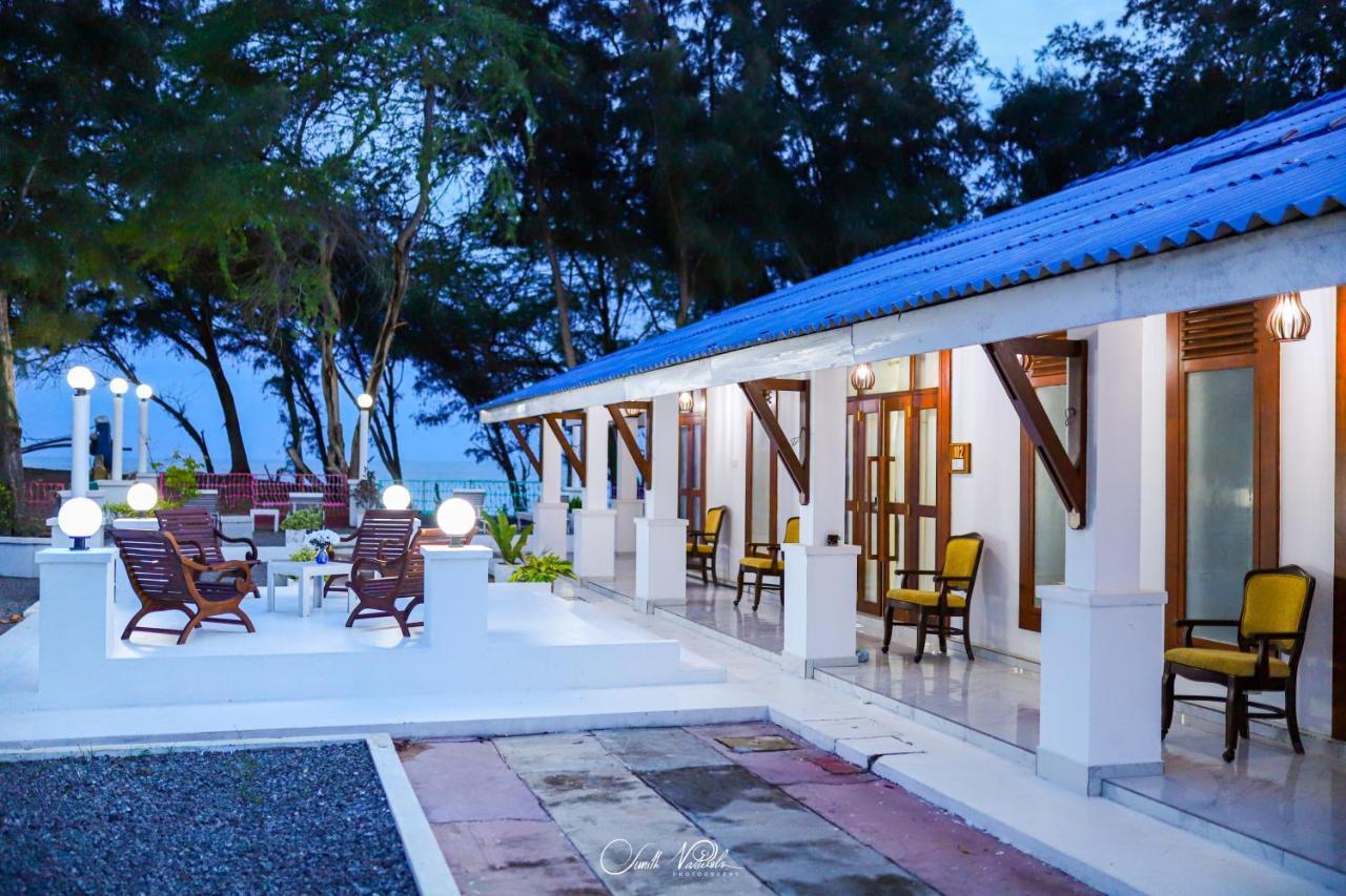 Ceylonta Beach Resort And Spa Hambantota Bagian luar foto