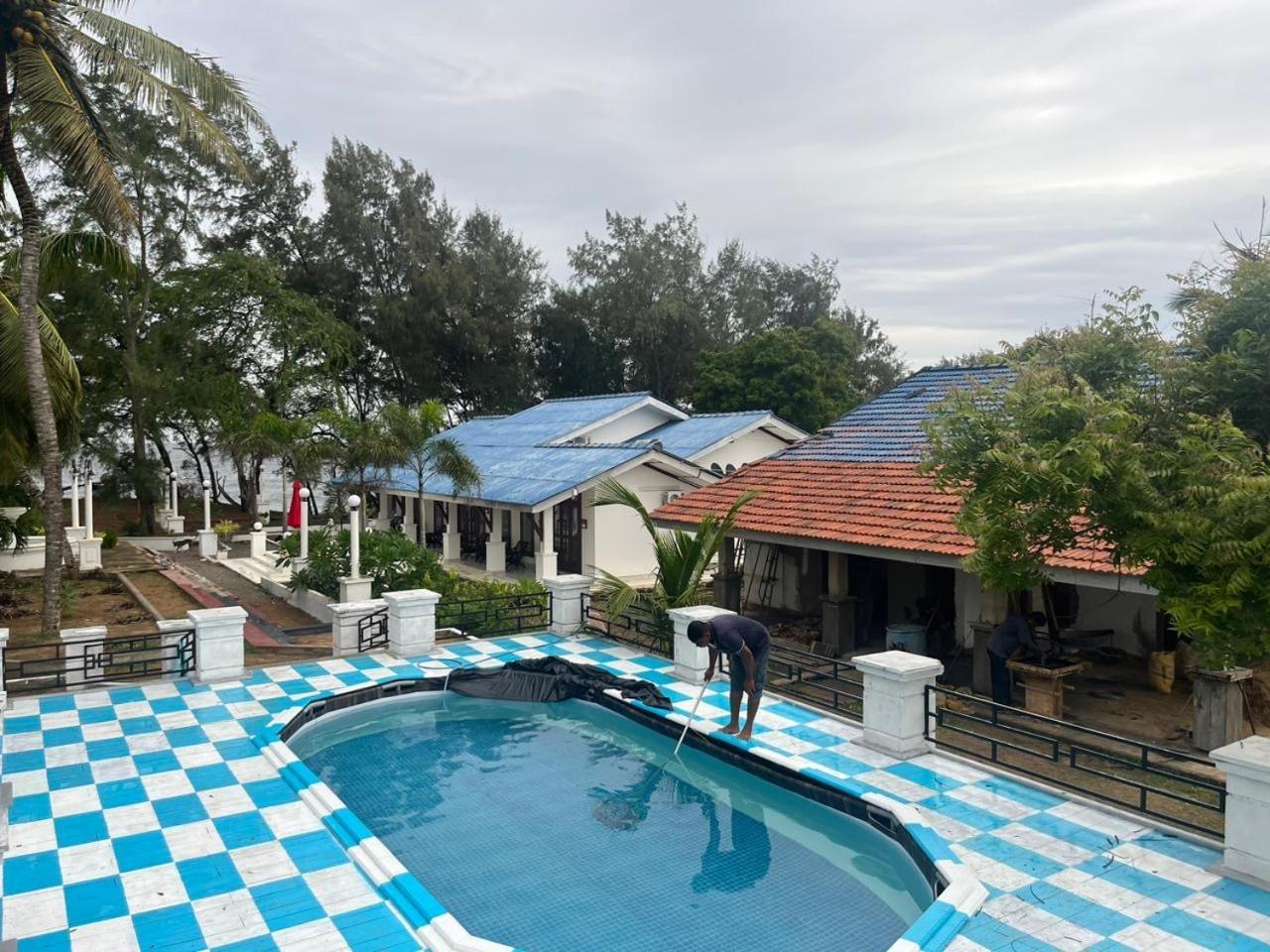 Ceylonta Beach Resort And Spa Hambantota Bagian luar foto