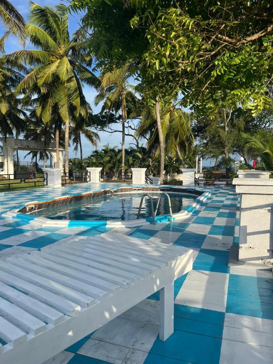 Ceylonta Beach Resort And Spa Hambantota Bagian luar foto