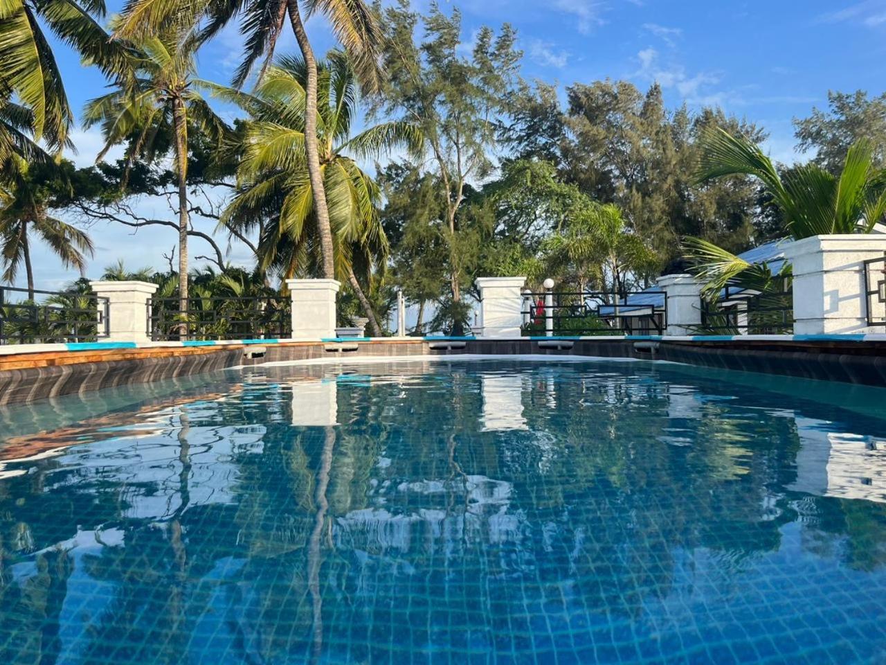Ceylonta Beach Resort And Spa Hambantota Bagian luar foto