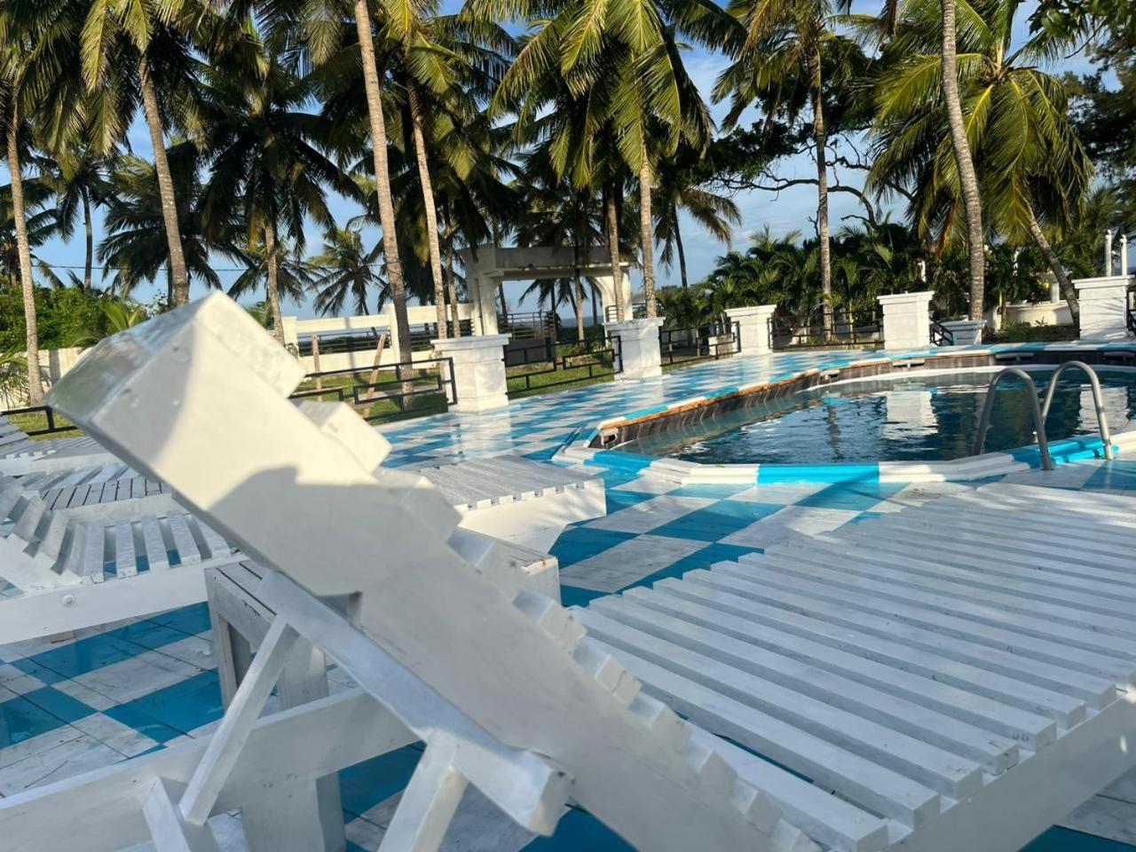 Ceylonta Beach Resort And Spa Hambantota Bagian luar foto