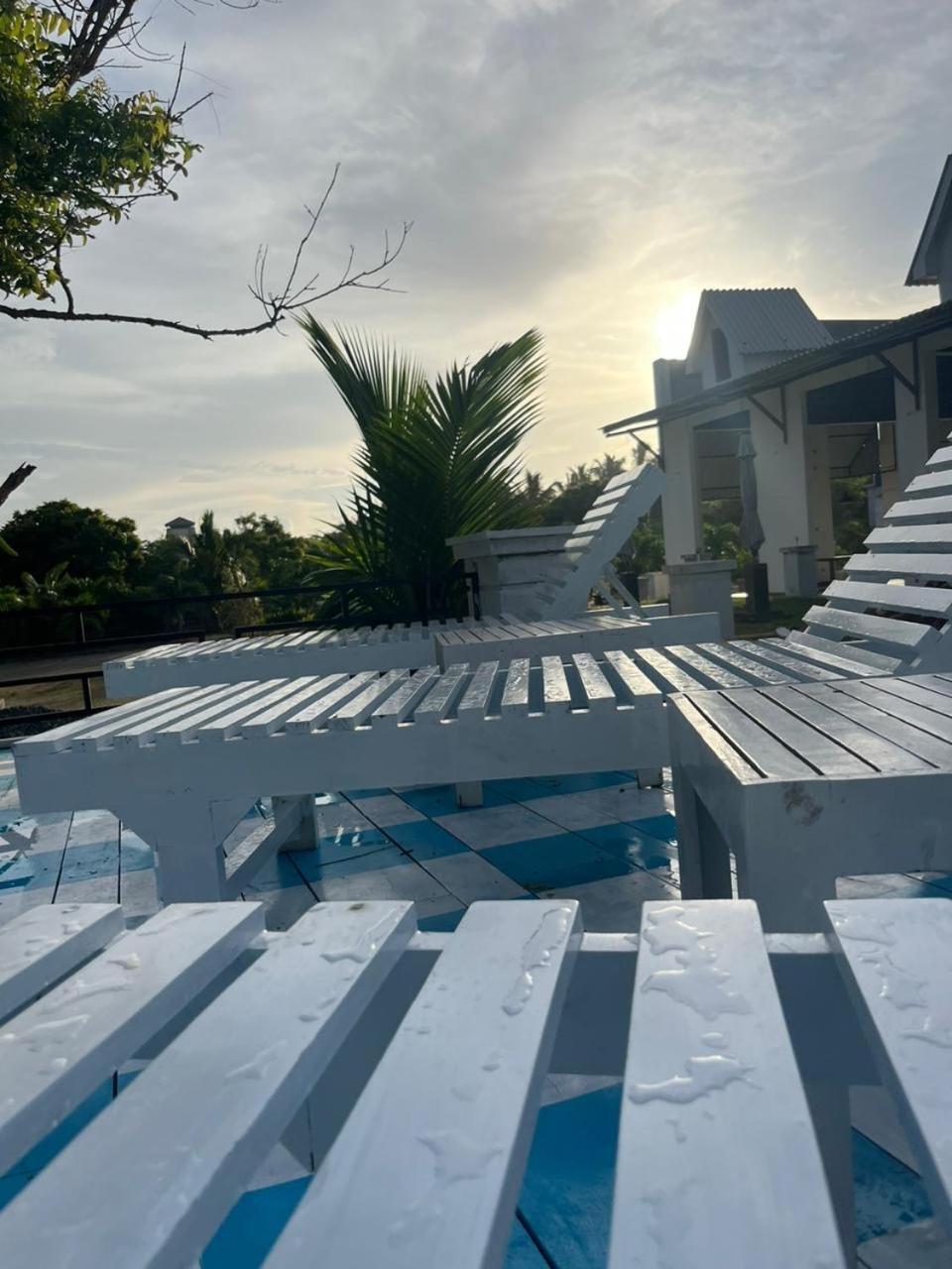 Ceylonta Beach Resort And Spa Hambantota Bagian luar foto